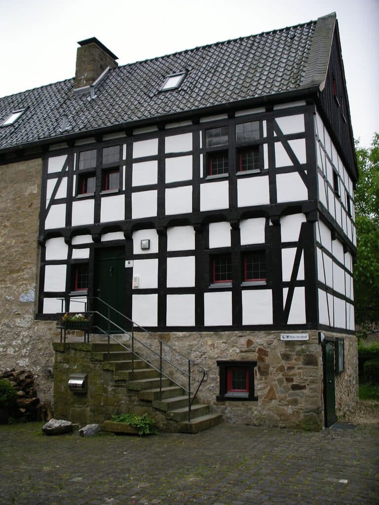 Hausamquall_seitenansicht